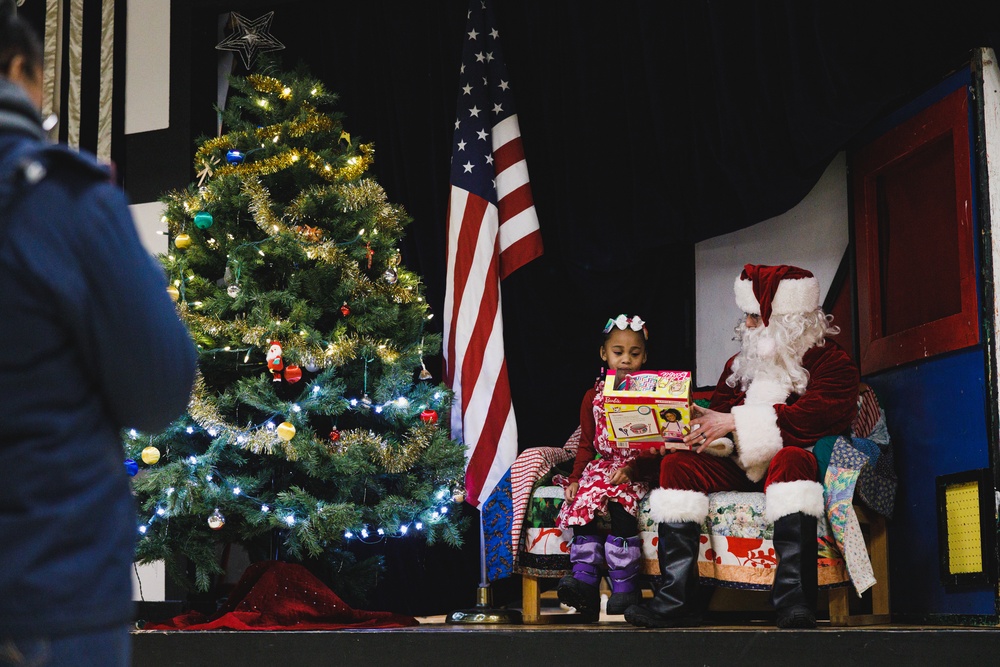 Marines deliver toys to Alaska villages