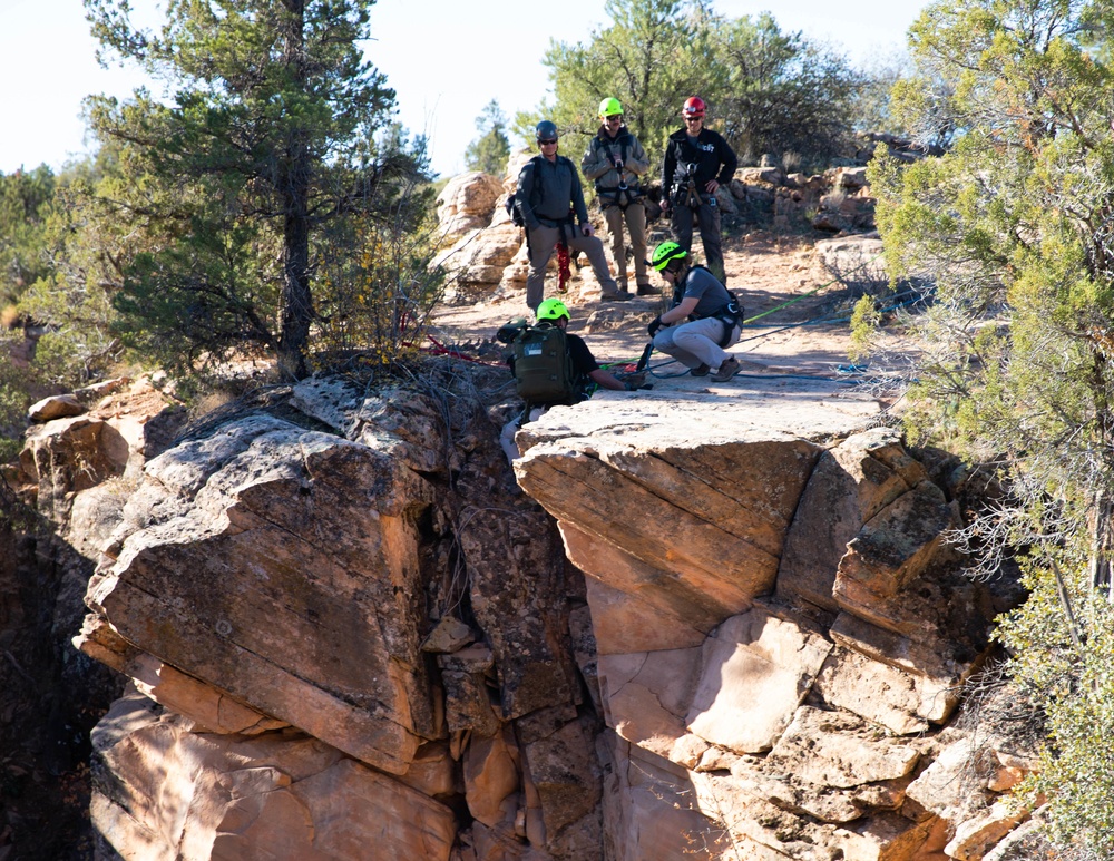 On the line, rescue training with ropes