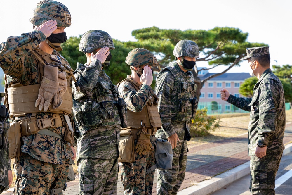 KMEP Leadership Visits| U.S Marines receive Republic of Korea Marines Commandant