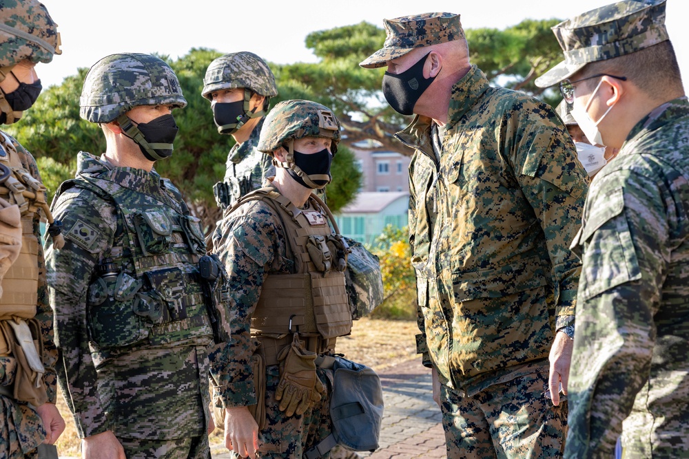 KMEP Leadership Visits| U.S Marines receive Republic of Korea Marines Commandant