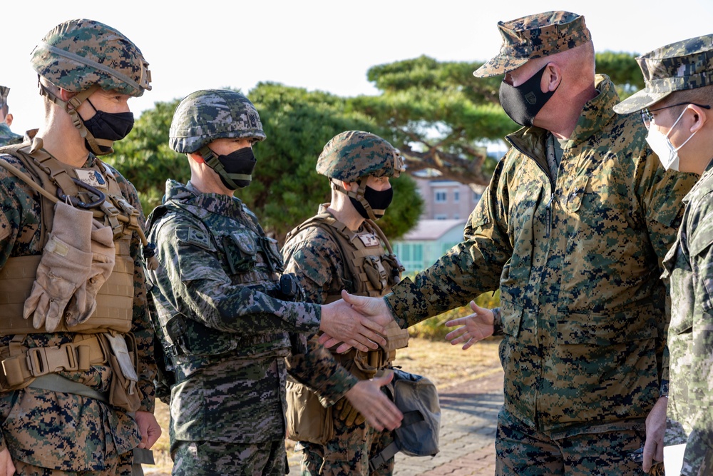 KMEP Leadership Visits| U.S Marines receive Republic of Korea Marines Commandant