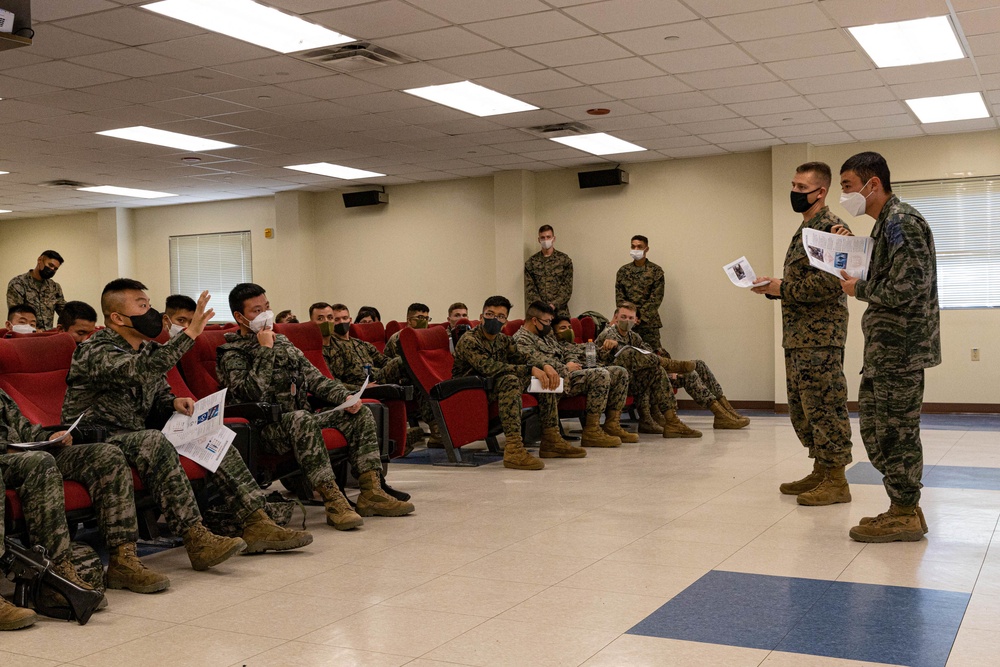 KMEP CBRN Exchange| 3d MLG Marines exchange CBRN cabilities with ROK Marines