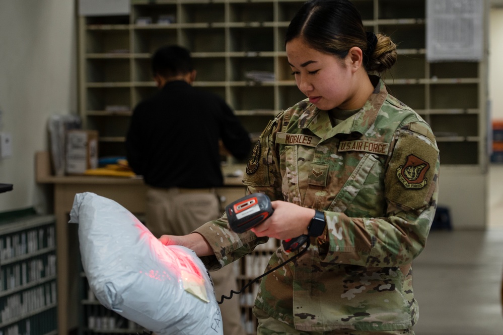 PACAF AIRPS keeps people connected during holidays