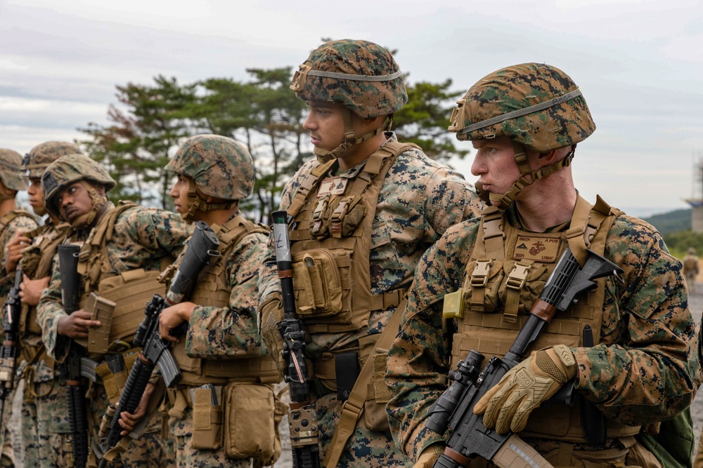 KMEP Grassweek| Marines with 3d Marine Logistics Group prepare for live fire range