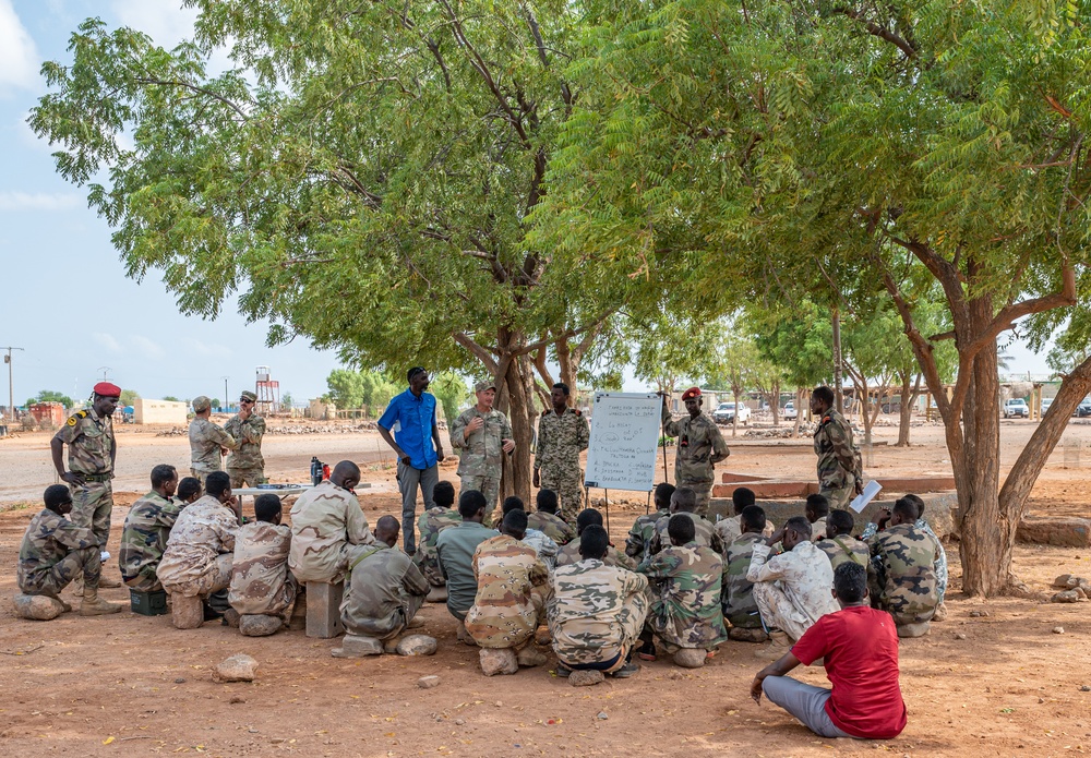 U.S. and Djiboutian soldiers train together