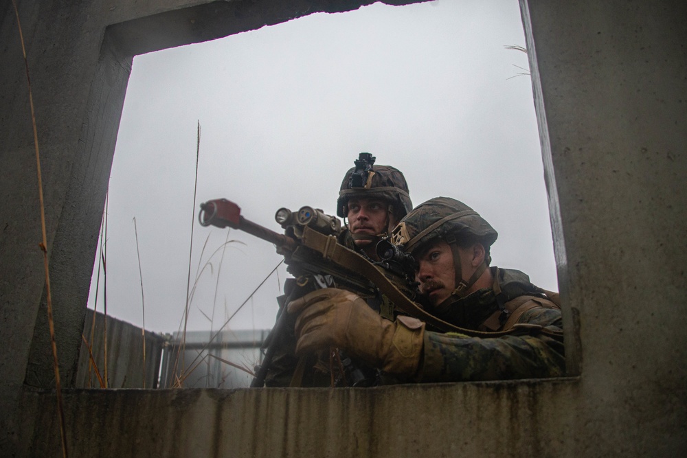 RD21 Marines conduct force on force training