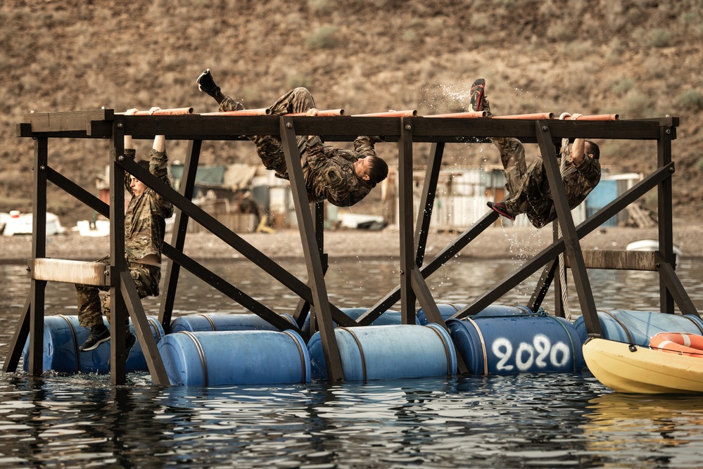U.S. service members train in French Desert Commando Course in Africa