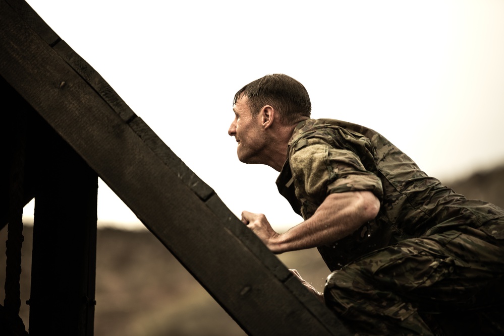 U.S. service members train in French Desert Commando Course in Africa