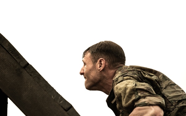 U.S. service members train in French Desert Commando Course in Africa