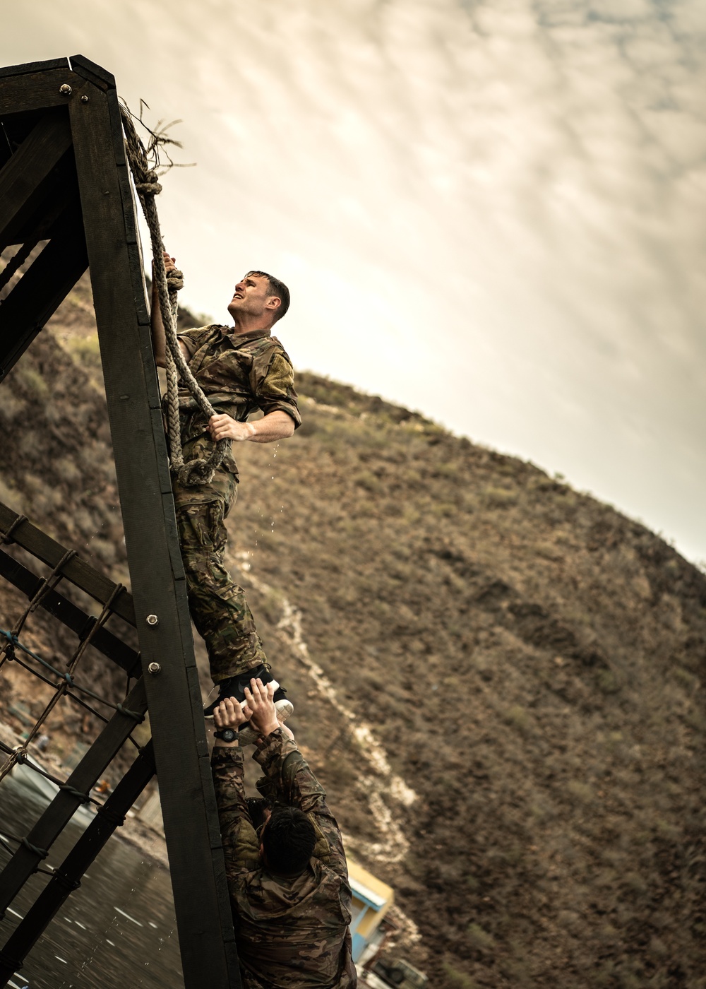 U.S. service members train in French Desert Commando Course in Africa