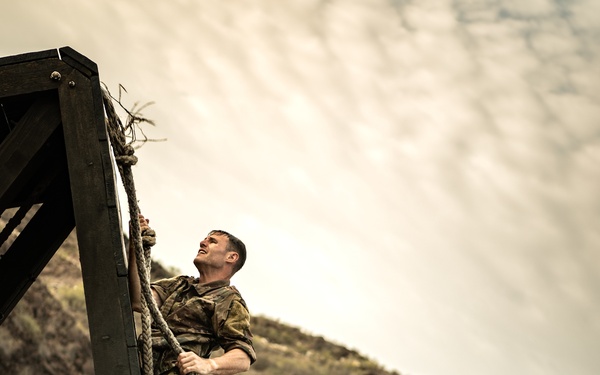 U.S. service members train in French Desert Commando Course in Africa