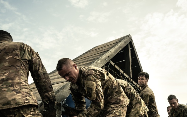 U.S. service members train in French Desert Commando Course in Africa