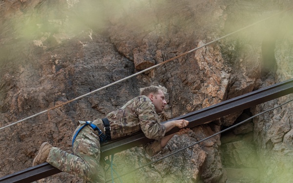 U.S. service members train in French Desert Commando Course in Africa