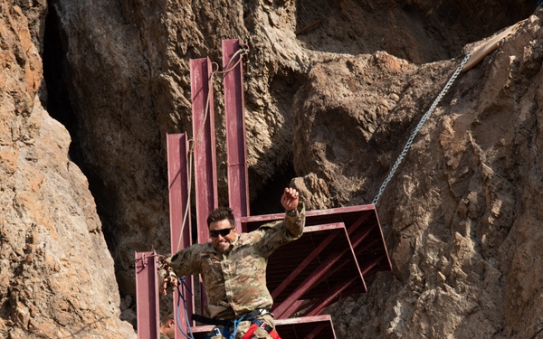 U.S. service members train in French Desert Commando Course in Africa