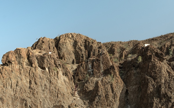 U.S. service members train in French Desert Commando Course in Africa