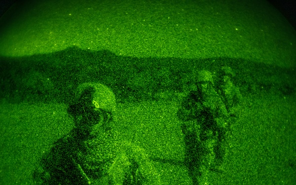 U.S. service members attempt French Desert Commando Course in Africa