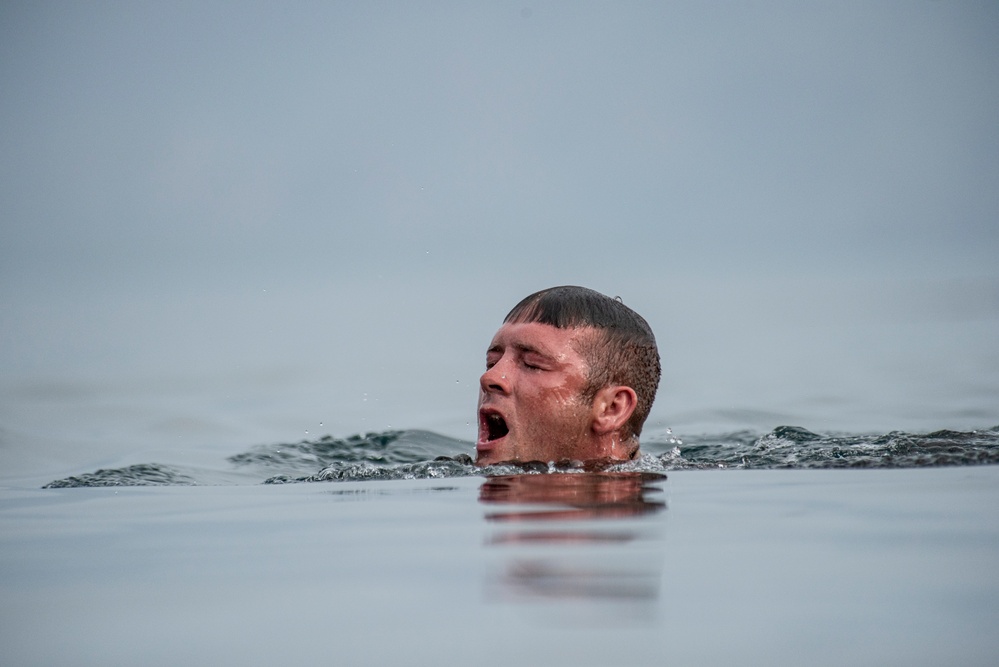 U.S. service members train in French Desert Commando Course in Africa