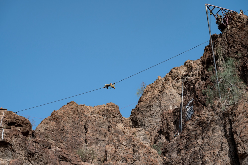 U.S. service members train in French Desert Commando Course in Africa