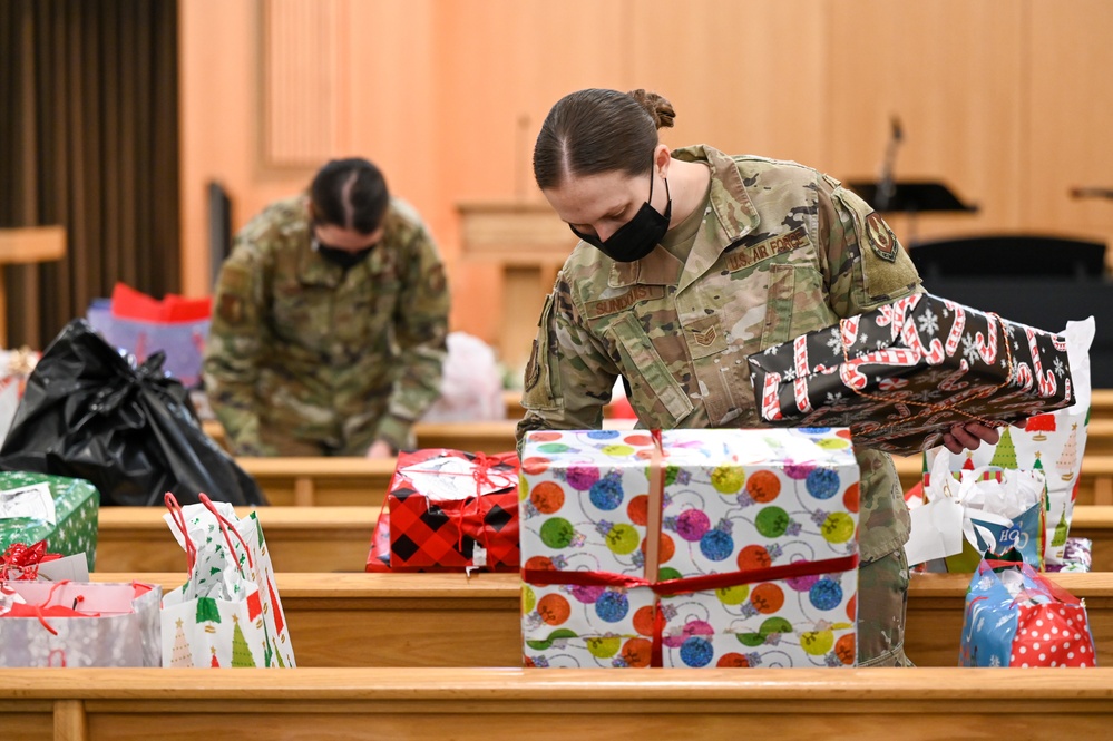 Angel Tree program provides Team Hill families holiday joy