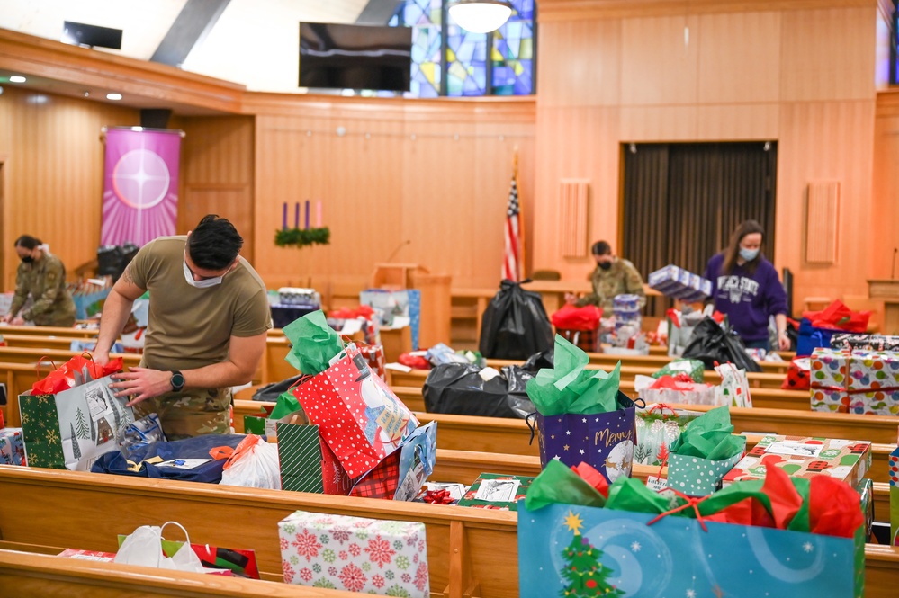 Angel Tree program provides Team Hill families holiday joy