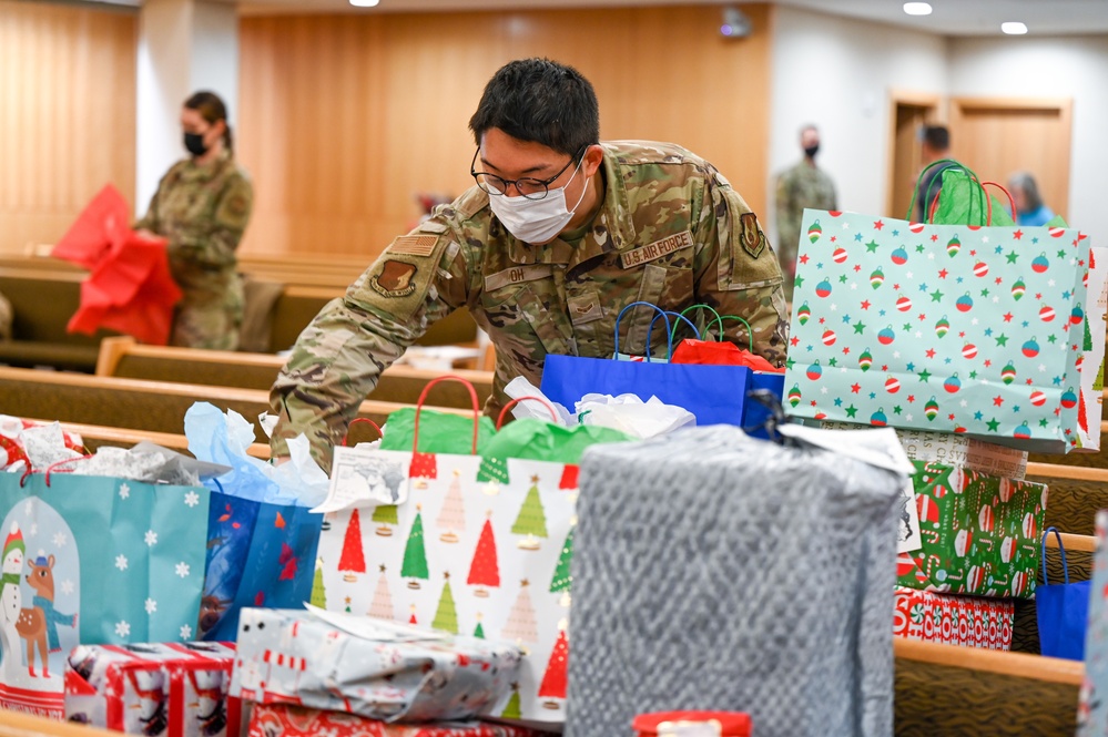 Angel Tree program provides Team Hill families holiday joy