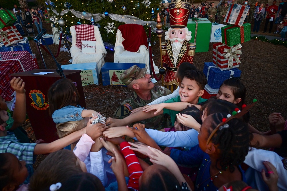 Fort Jackson celebrates joy of the season during tree lighting