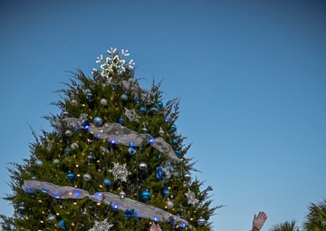 Fort Jackson celebrates joy of the season during tree lighting
