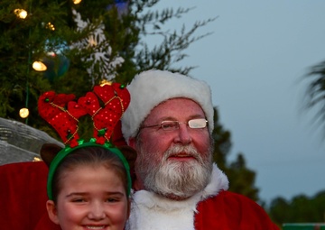 Fort Jackson celebrates joy of the season during tree lighting