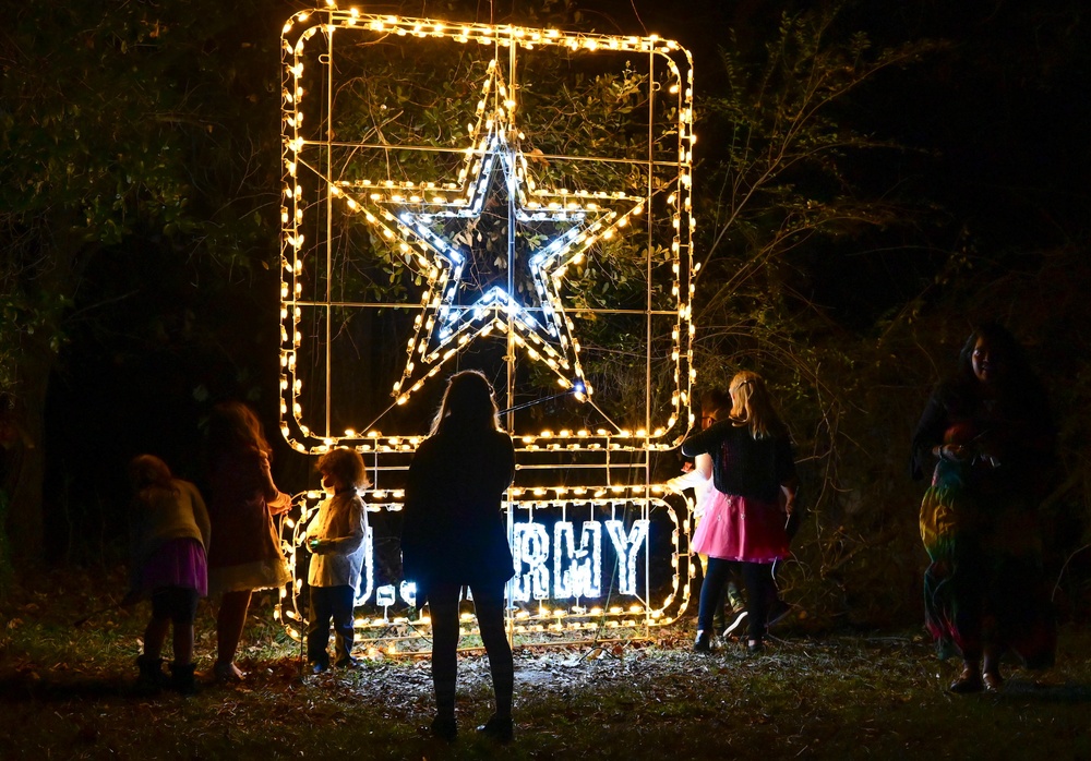 Fort Jackson celebrates joy of the season during tree lighting