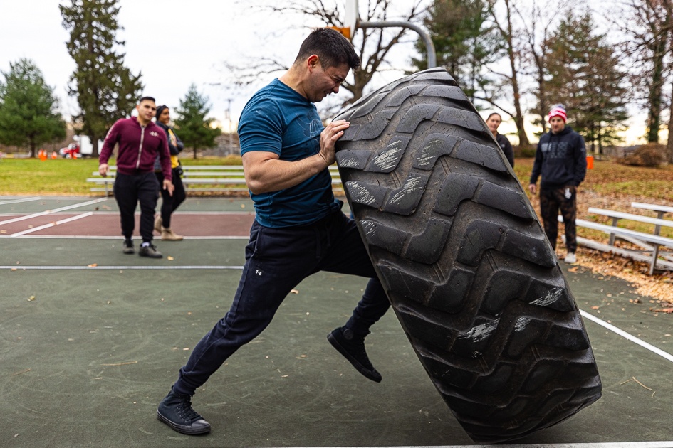 WRAIR Strongman and Stronwoman Competition
