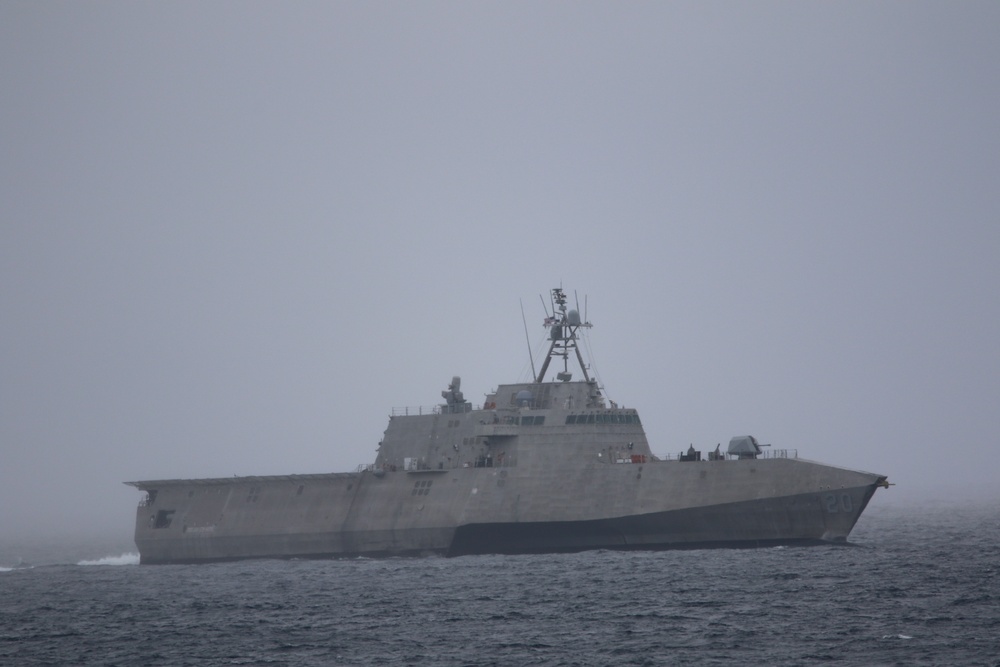 USS Harpers Ferry (LSD 49) Underway