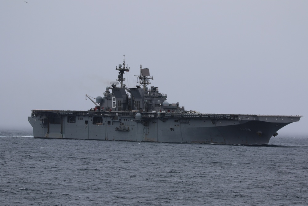 USS Harpers Ferry (LSD 49) Underway