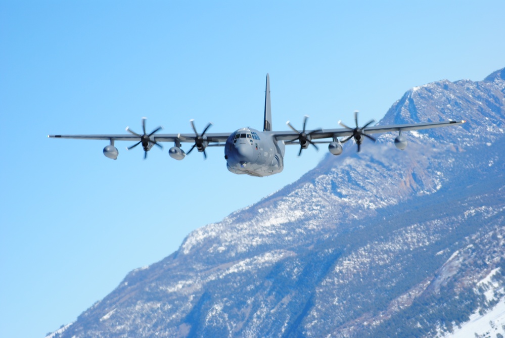 58th SOW ‘flies friendly’ over neighboring communities in New Mexico