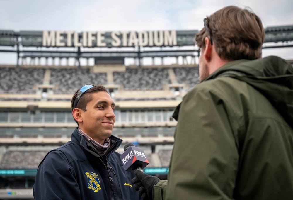 The Leap Frogs practice jump for the Army-Navy game