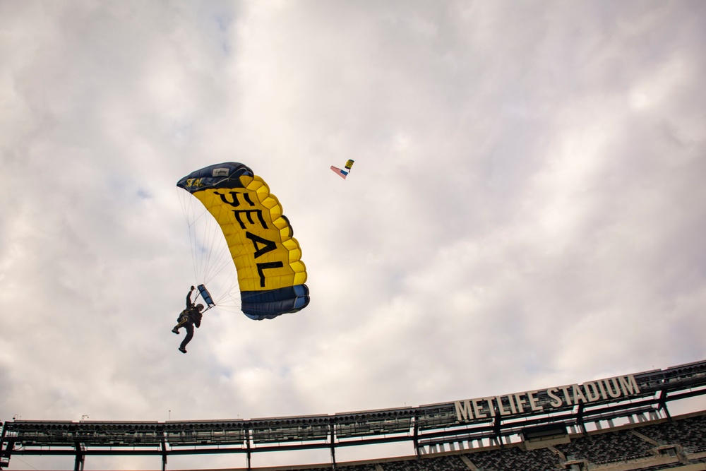 The Leap Frogs practice jump for the Army-Navy game