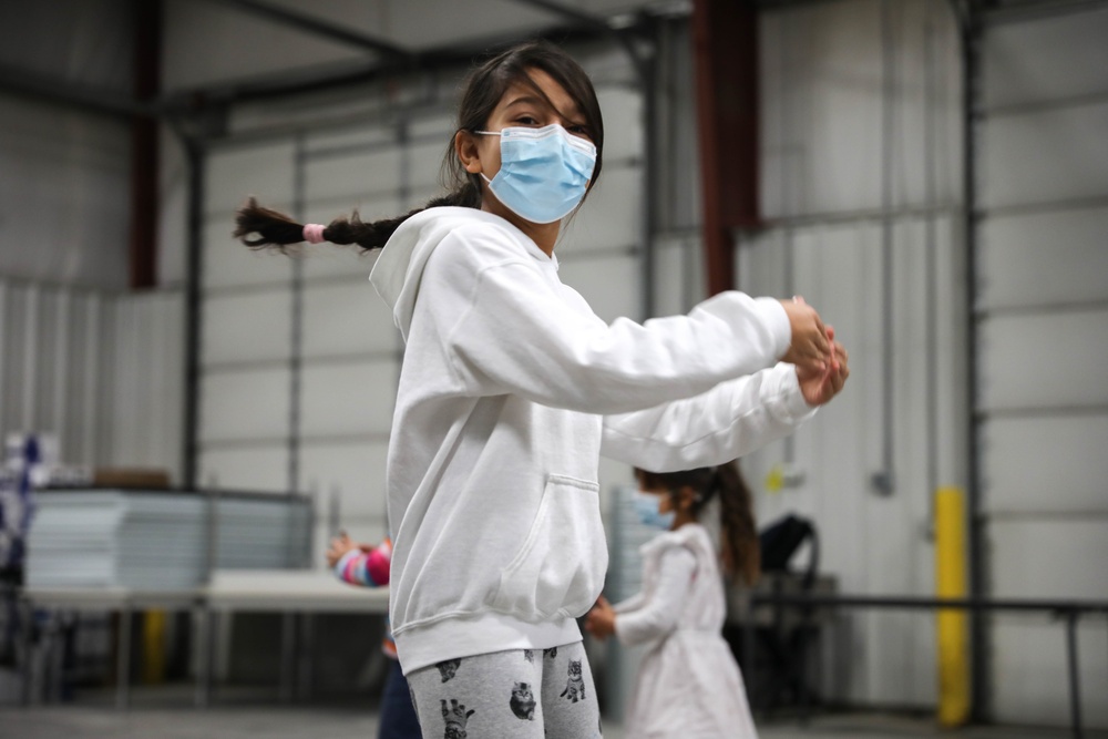 Task Force McCoy Holds Ballet Classes for Afghan Evacuees