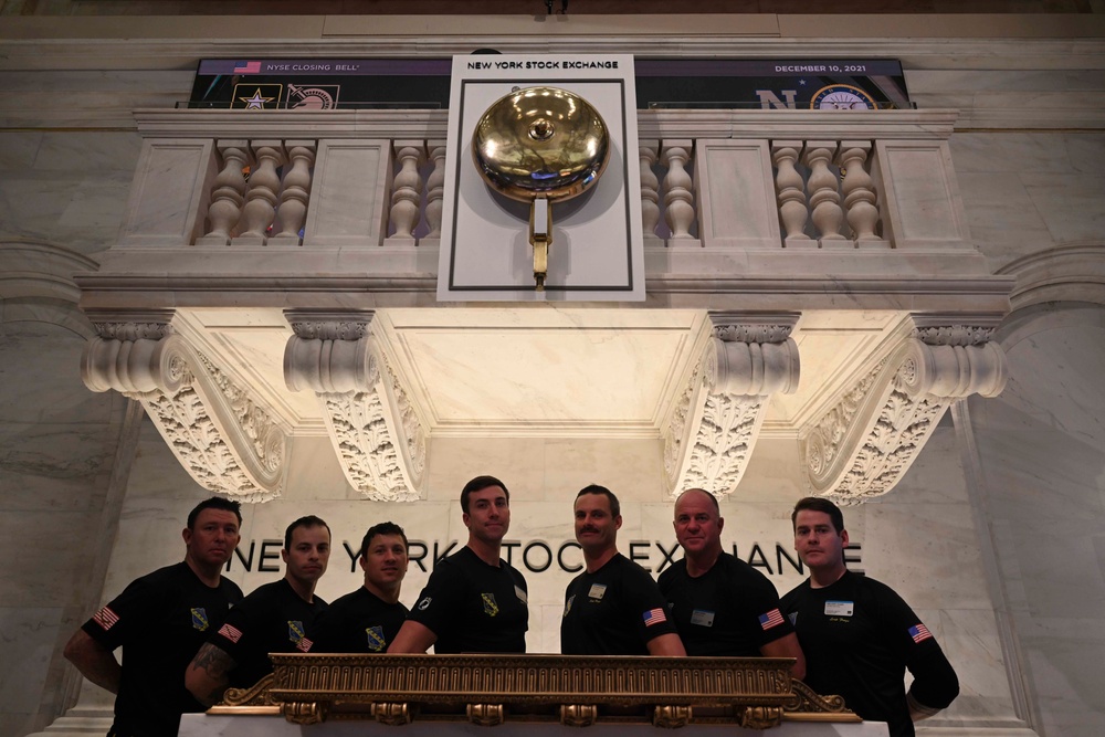 Navy Parachute Team, The Leap Frogs, Visit New York Stock Exchange