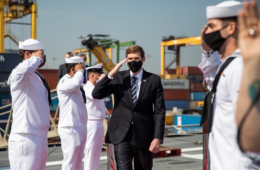 USS Tulsa Hosts Embassy Tour