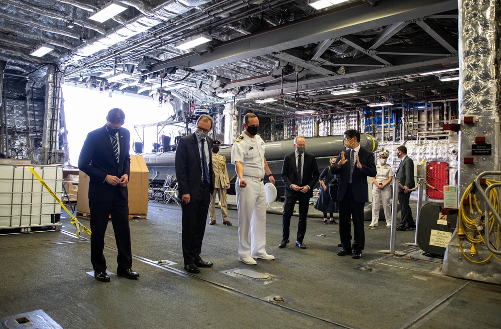 USS Tulsa Hosts Embassy Tour