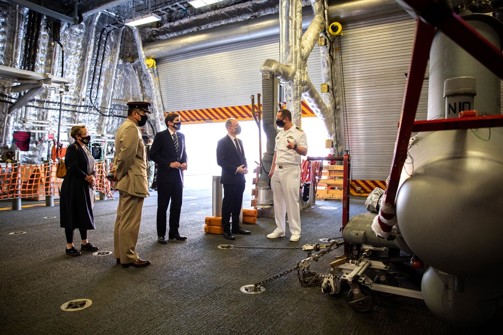 USS Tulsa Hosts Embassy Tour