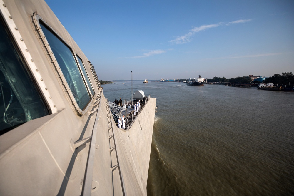 USS Tulsa Departs Chattogram, Bangladesh