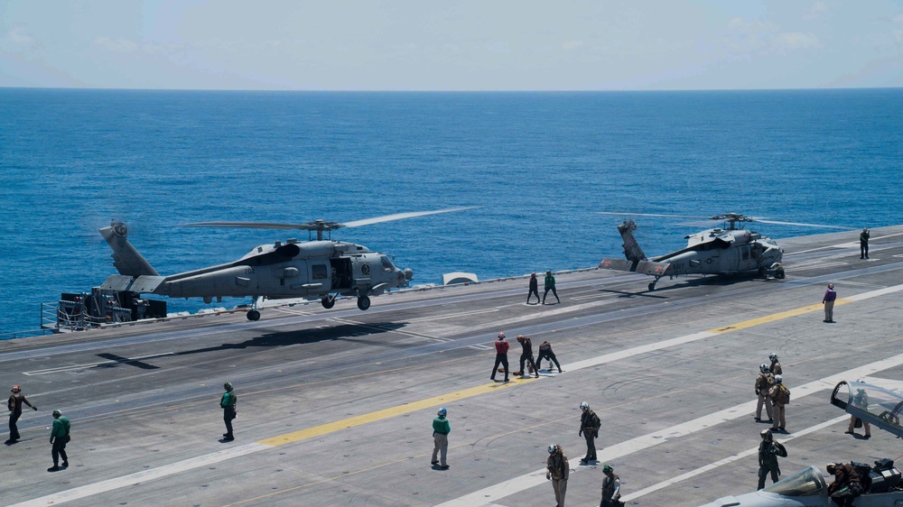 USS Carl Vinson (CVN70) Conducts Flight Operations