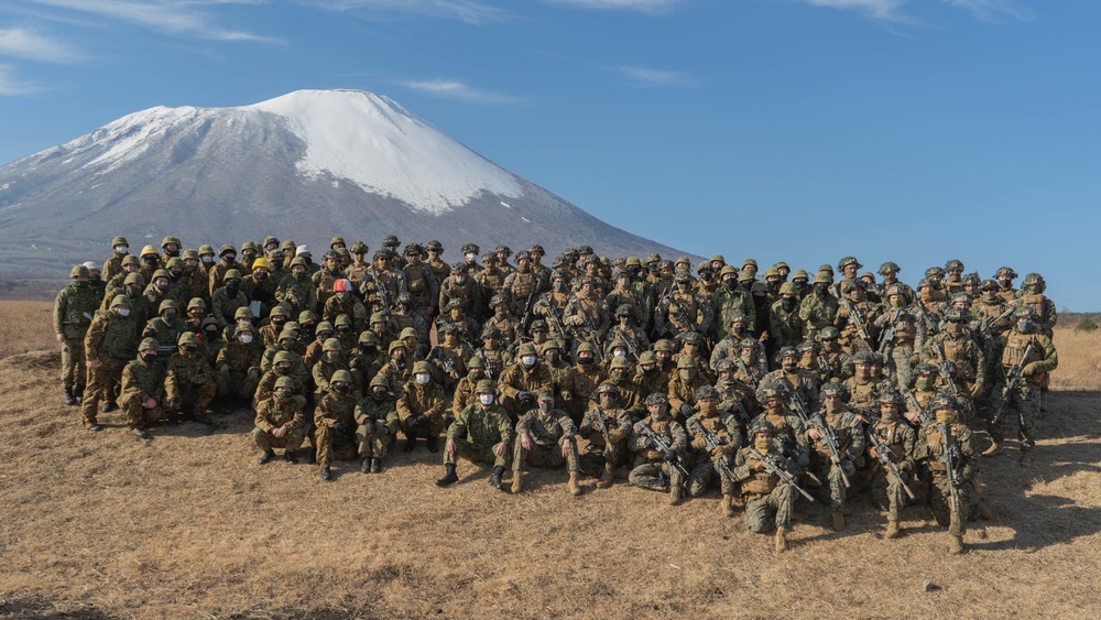 2/8 and JGSDF Bilateral Weapons Exchange