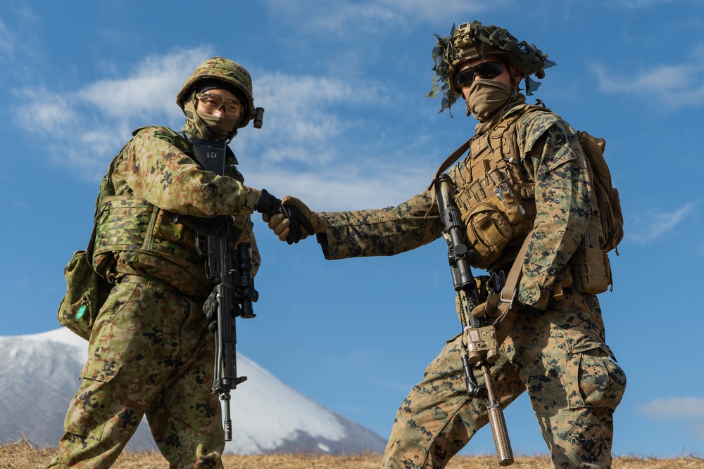 2/8 and JGSDF Bilateral Weapons Exchange