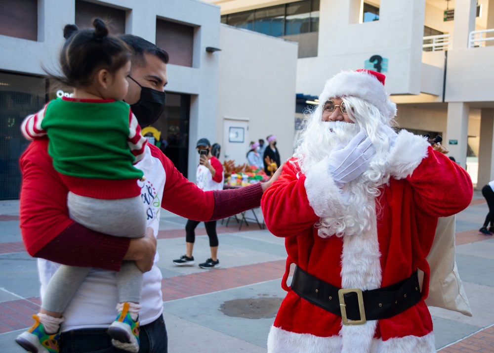 NMRTC San Diego Hosts a Holiday Party