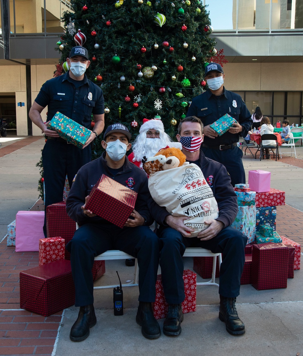 NMRTC San Diego Hosts a Holiday Party