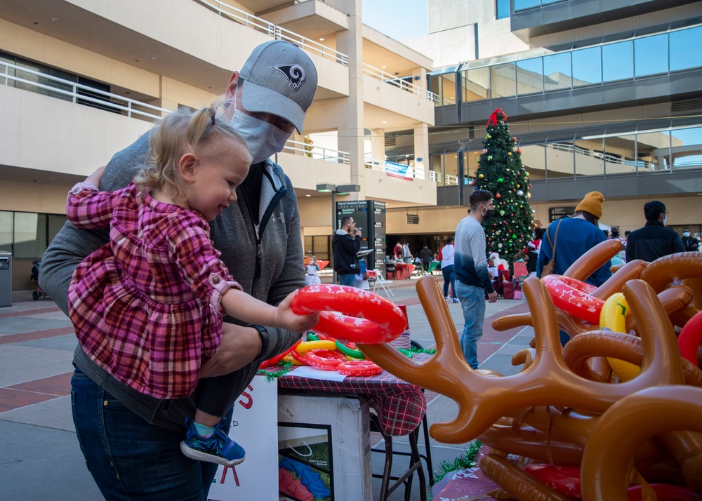 NMRTC San Diego Hosts a Holiday Party