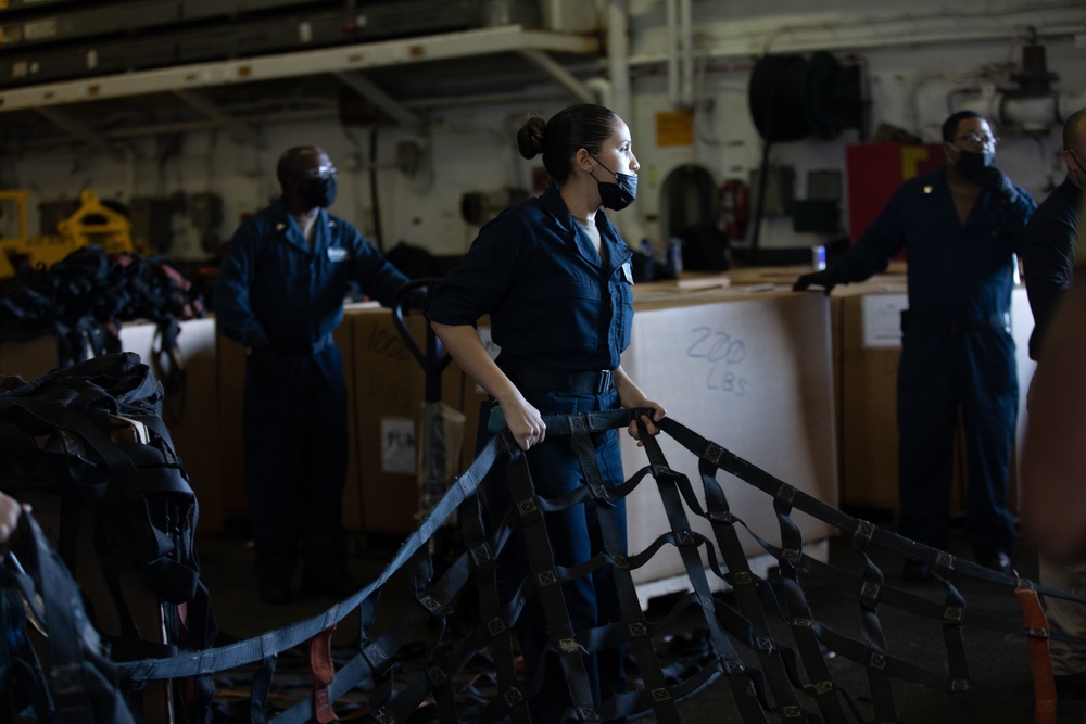 USS Kearsarge (LHD 3) RAS