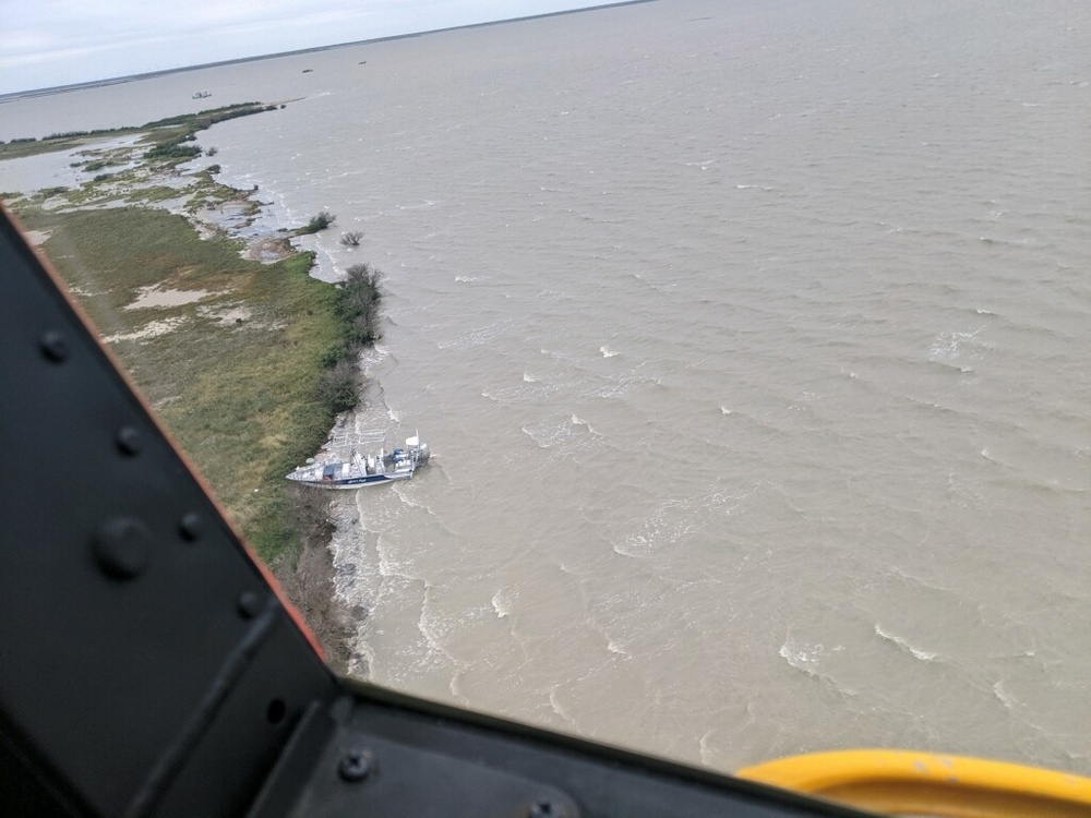 Coast Guard rescues 6 stranded on Caballo Island near South Padre Island, the Texas