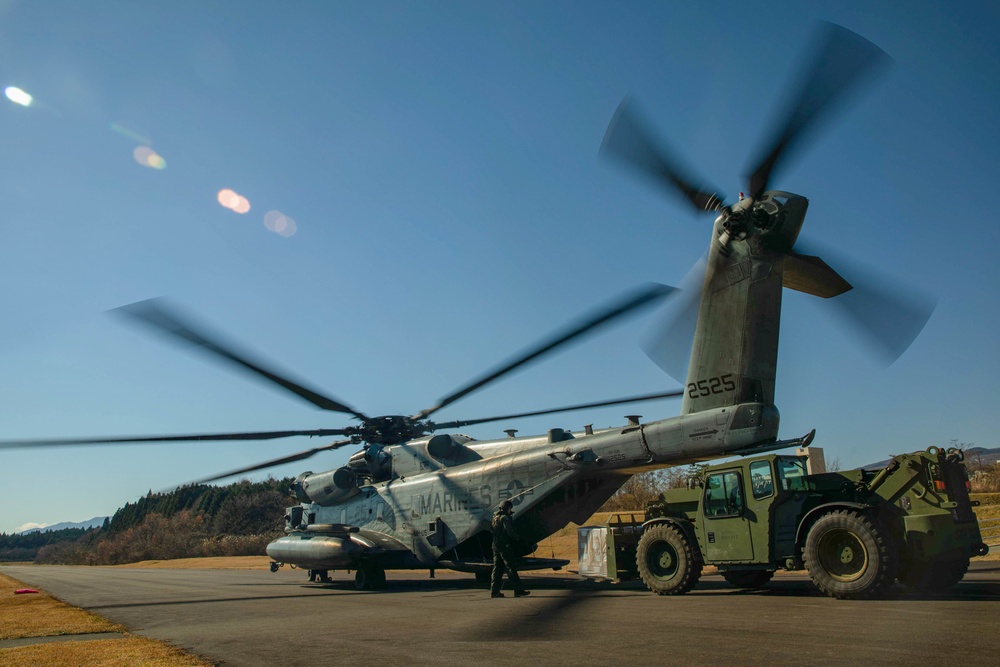 Marines with CLR-3 conduct FARP operations